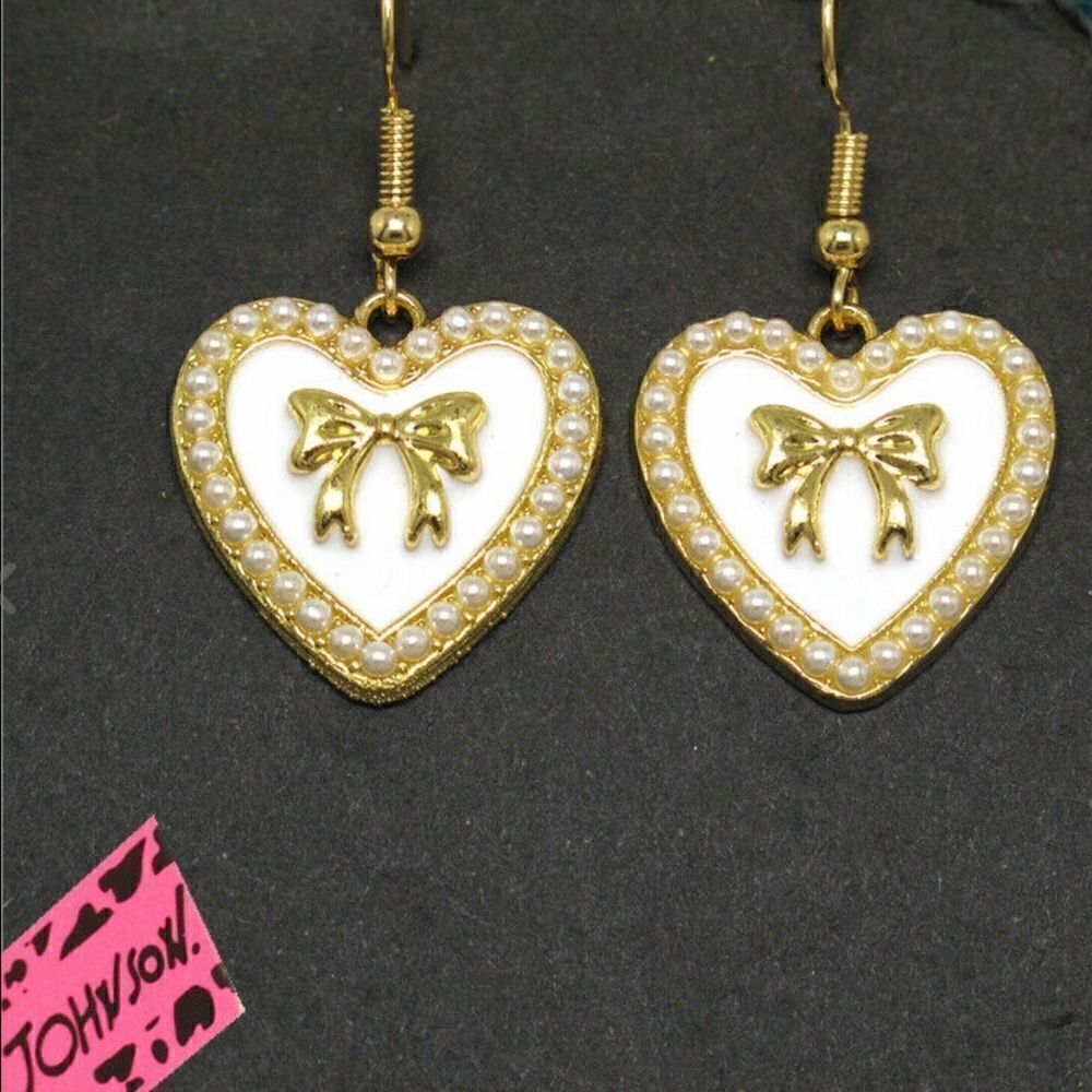 NWT BJ Heart Earrings 